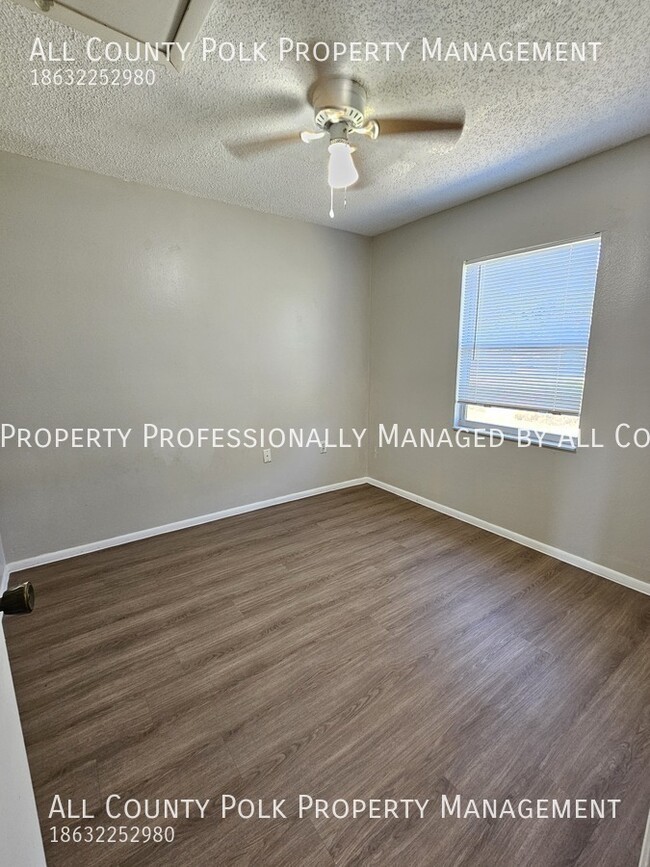 Building Photo - 1122 Mercury Dr W