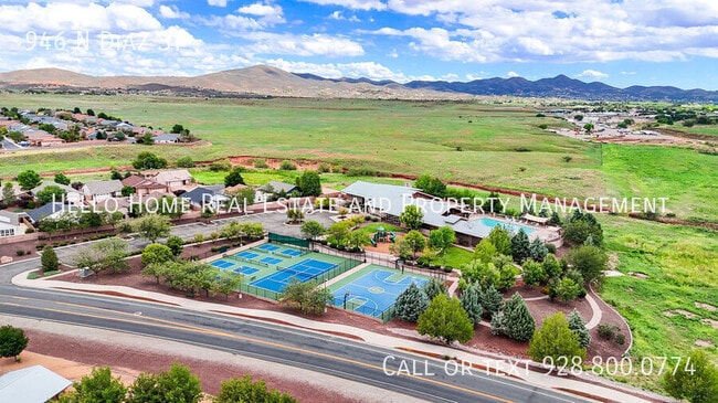 Building Photo - 946 N Diaz St