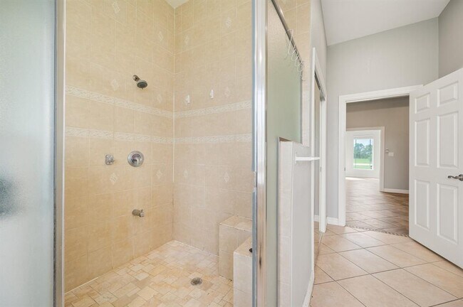 Building Photo - 13819 Lakeview Meadow Dr