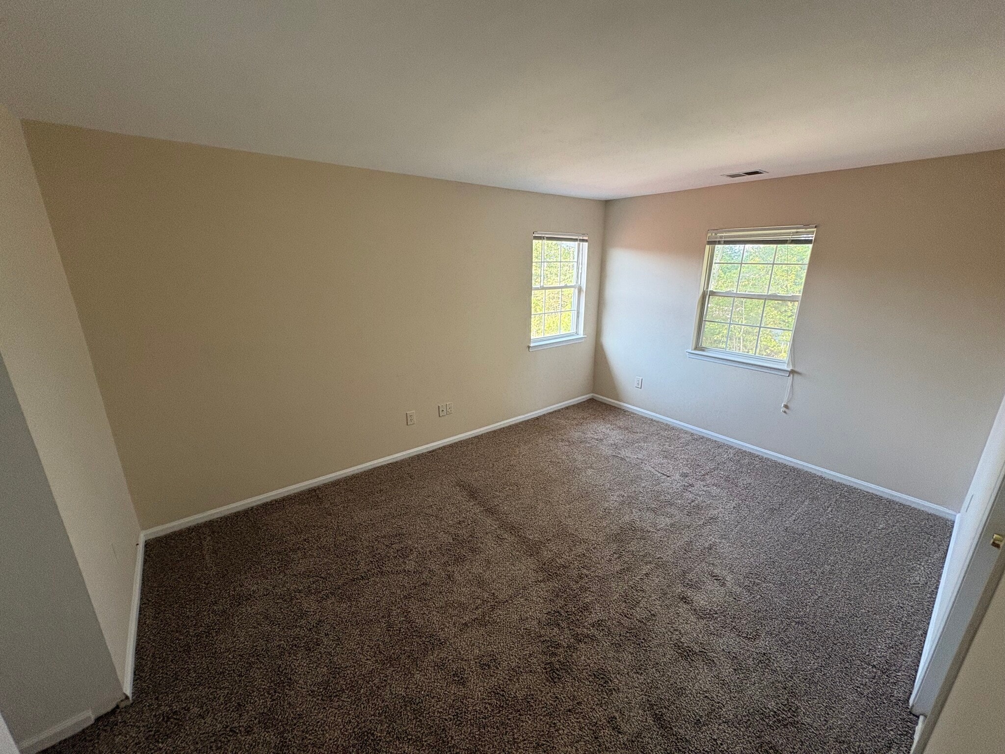 Building Photo - 7 Timber Ridge Dr