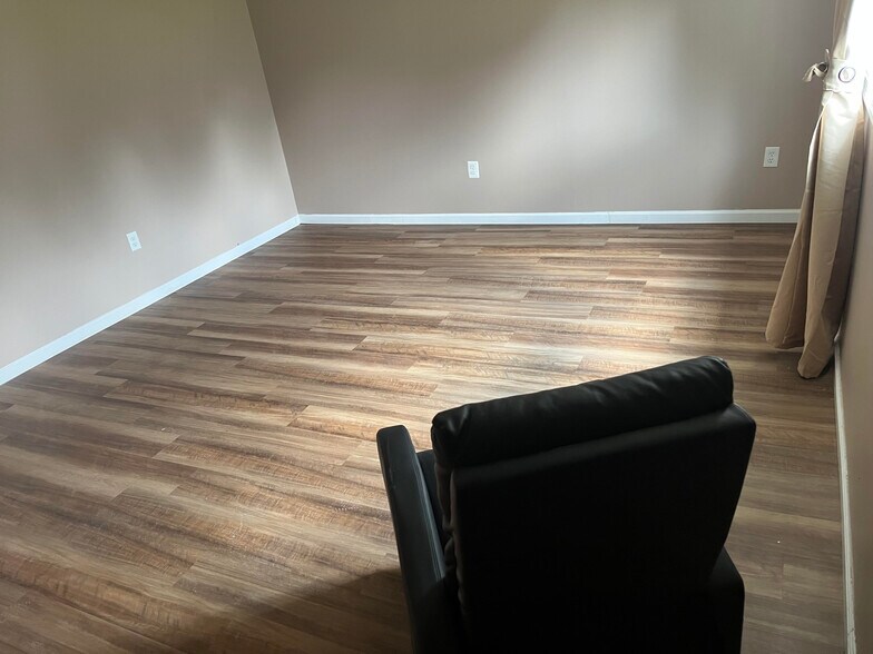 complimentary theatre recliner seat - 2525 Wendover Rd