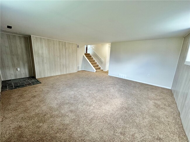 Building Photo - 133 Lincoln Rd