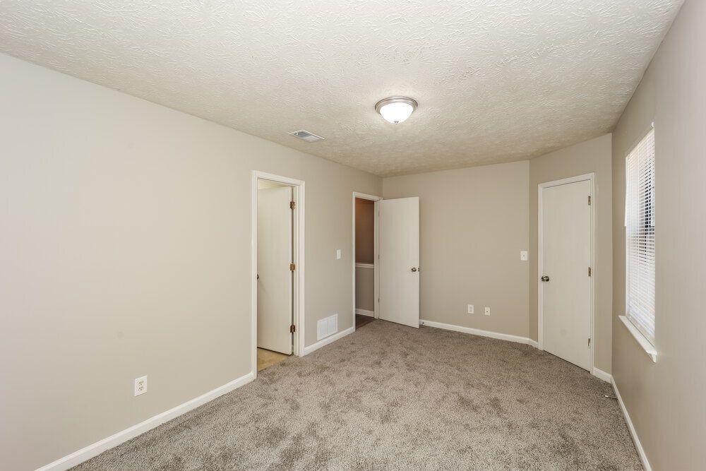 Building Photo - 2068 Sitser Ln
