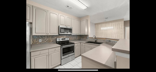 Building Photo - 100 Kensington Blvd