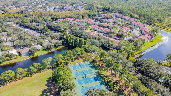 Building Photo - 1/1 condo in New Tampa gated community on ...