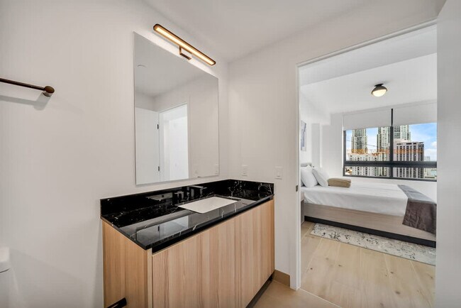 Building Photo - 225 N Miami Ave