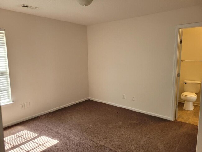 Building Photo - 1203 Wyngate Dr