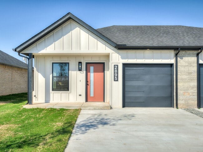 Building Photo - Glenhaven Townhomes