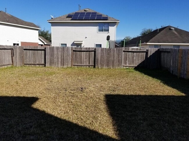 Building Photo - 14343 Hillard Green Ln