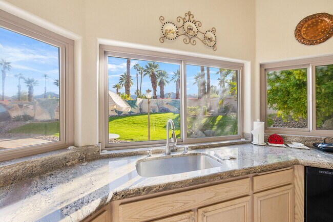 Building Photo - 73657 Agave Ln