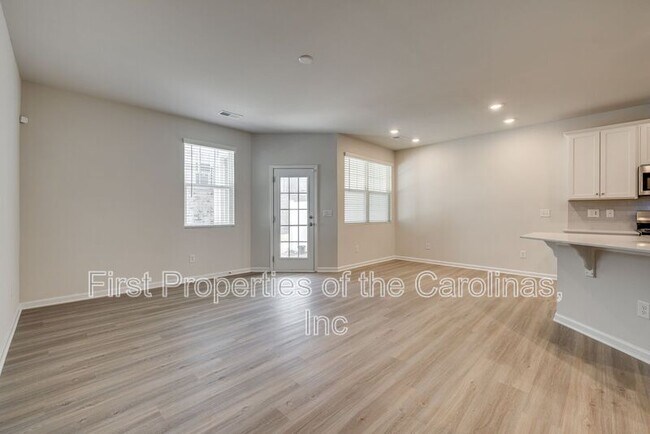 Building Photo - 807 Gable Oak Ln