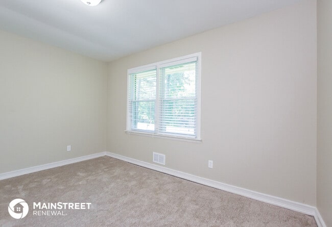 Building Photo - 418 Smyrna Powder Springs Rd SW