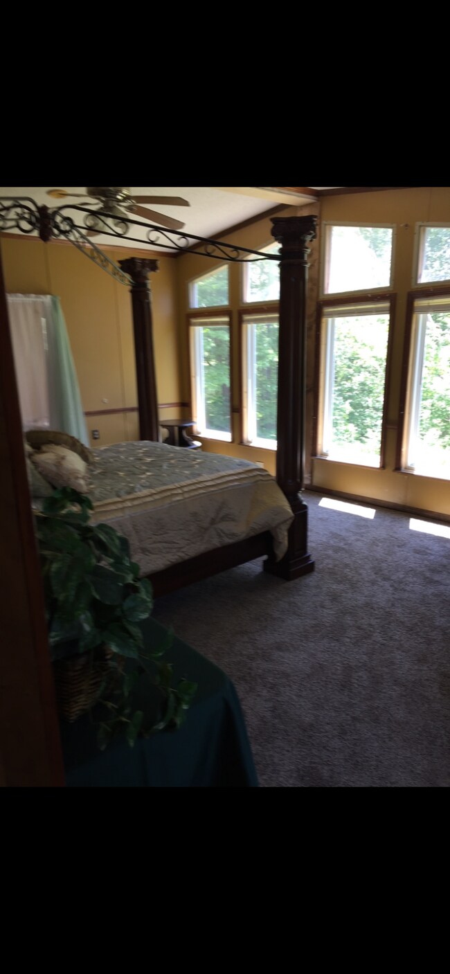 Building Photo - 9097 Griffith Rd