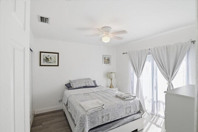 Building Photo - 4260 NW 114th Terrace