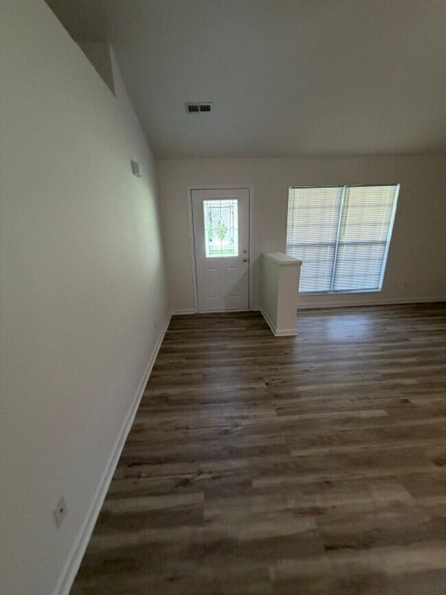 Building Photo - 2811 June Bug Way