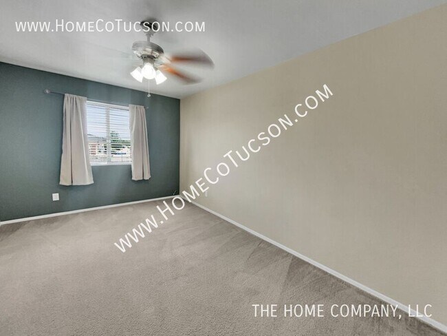 Building Photo - 1034 W Camino Hombre Viejo