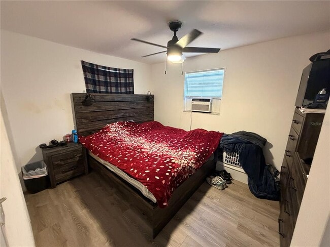 Building Photo - 10410 N Sassafras St