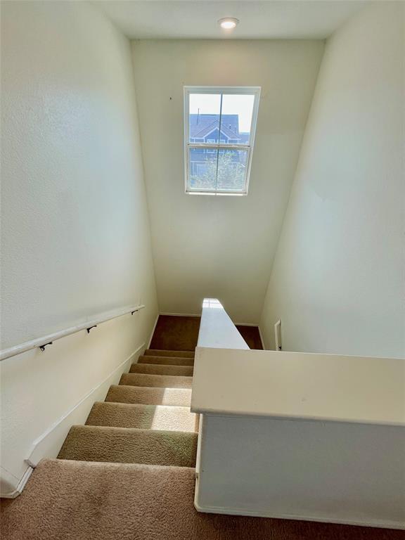 Building Photo - 112 Wind Flower Ln