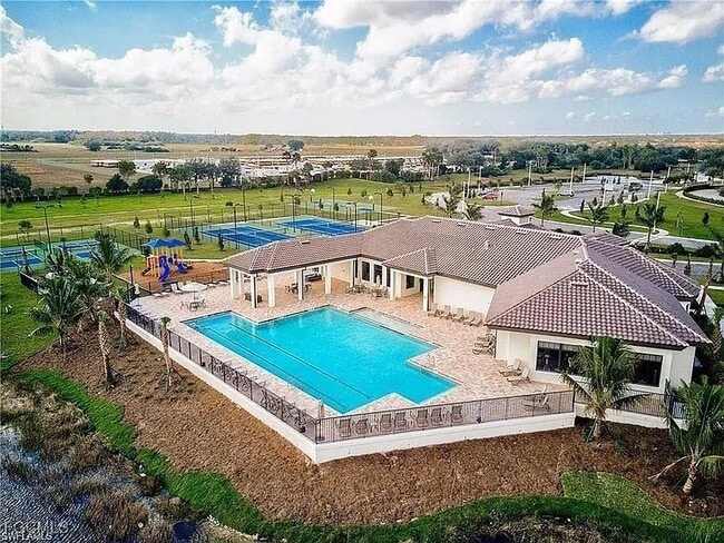 Building Photo - 3261 Altimira Dr