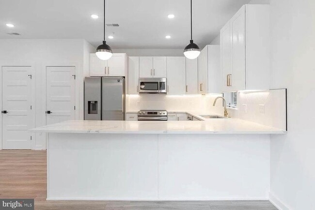 Primary Photo - 719 N 16th St