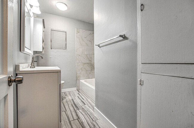 Building Photo - Vintage Ranch Home