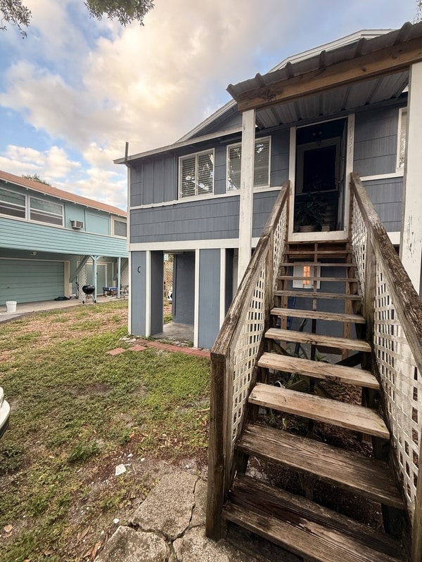 Building Photo - 1131 Queen St N