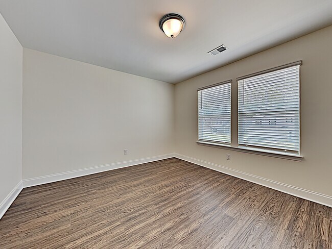 Building Photo - 136 Sweetgum Drive