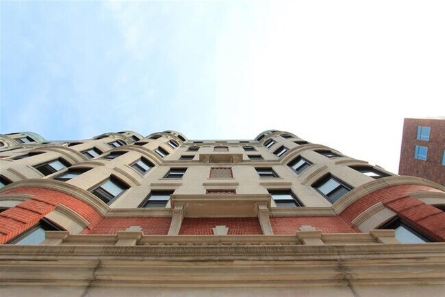 Building Photo - 881 Massachusetts Ave