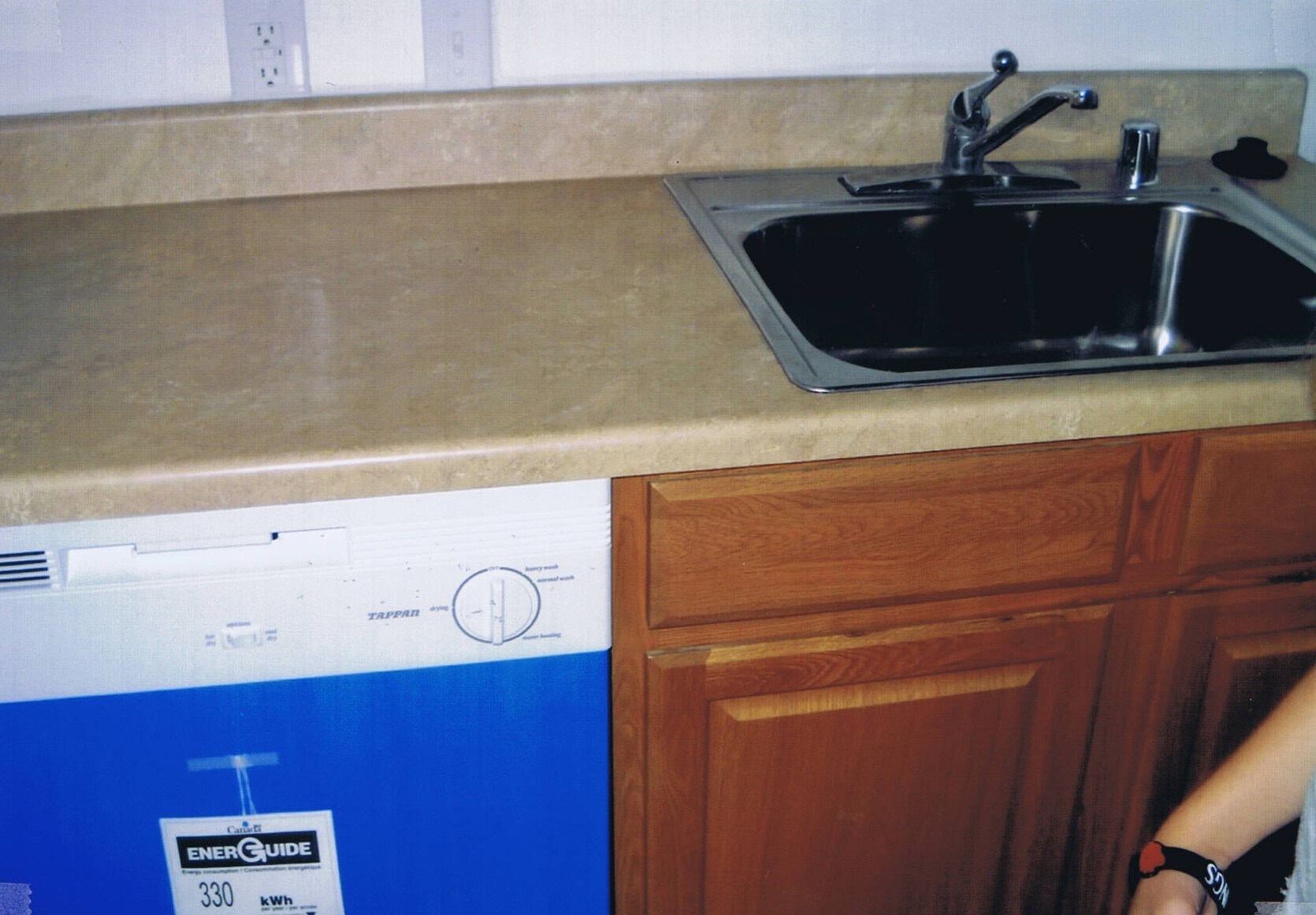 Building Photo - 252 E North Ave