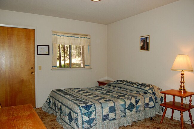 Building Photo - 2630 Mariposa Ave