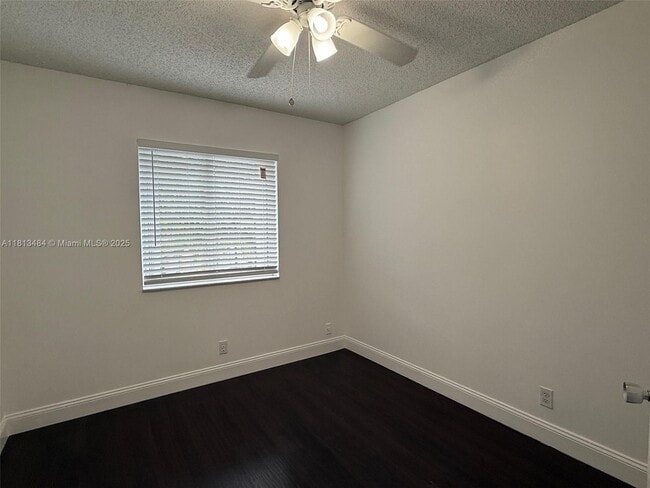 Building Photo - 17432 SW 140th Ct