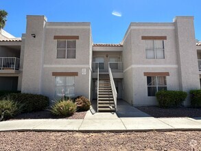 Building Photo - 1st Floor Condo!