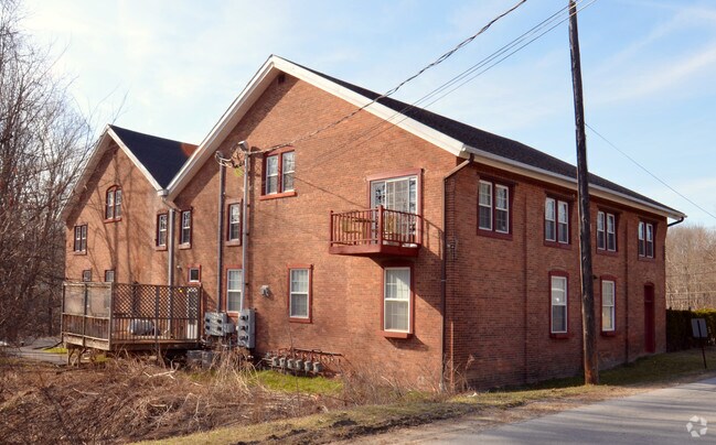 Building Photo - 525 Maple Ave