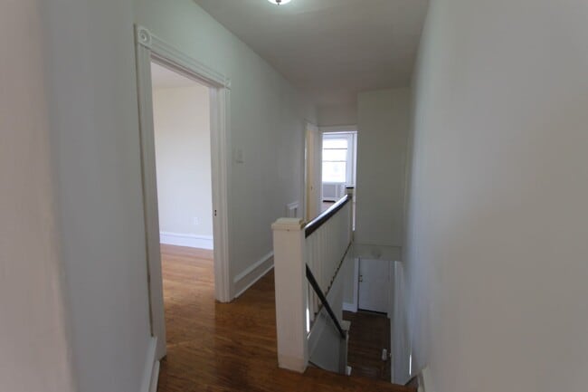 Building Photo - 124 W Pomona St