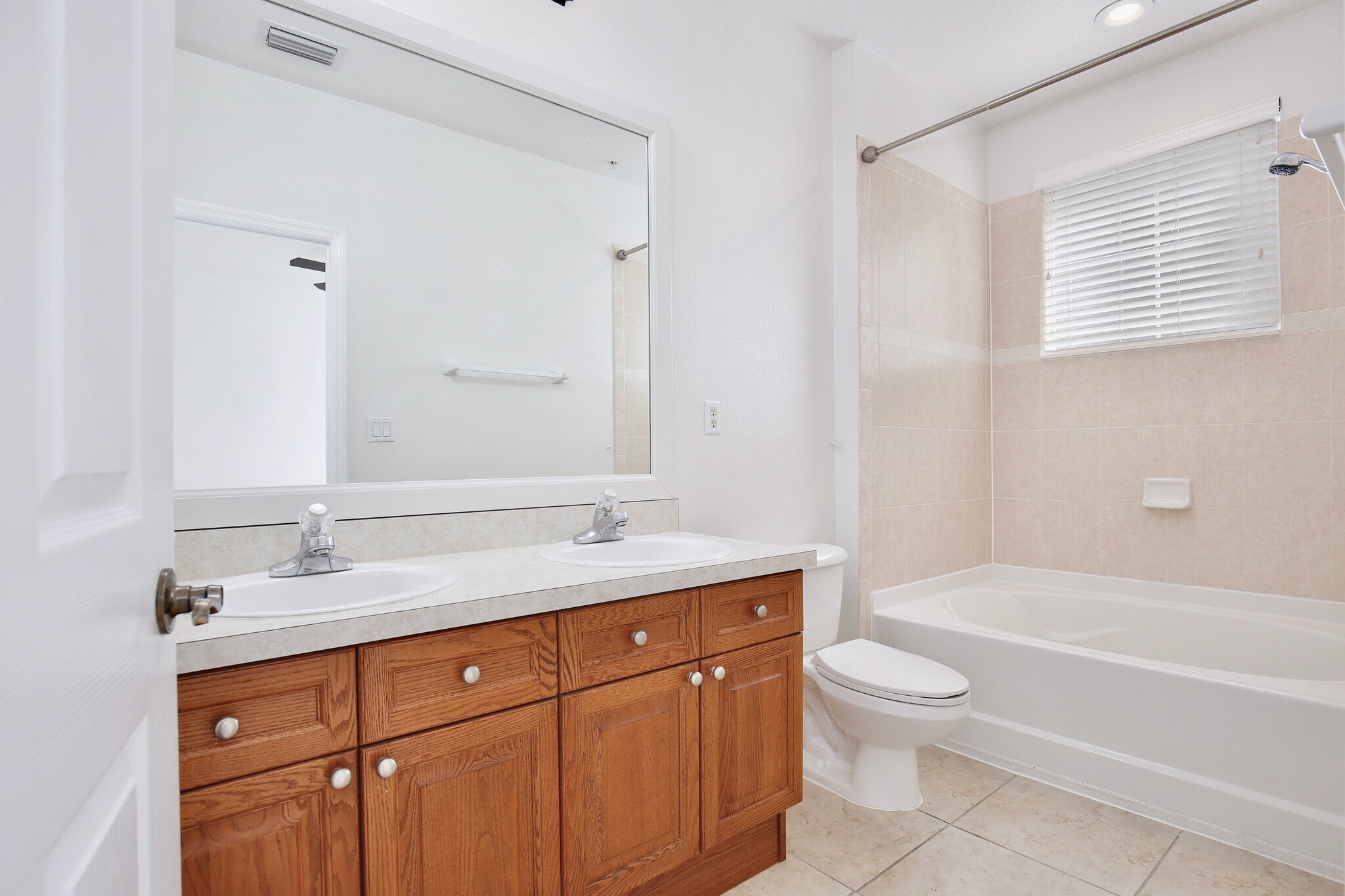 Building Photo - 11564 Mizzon Dr