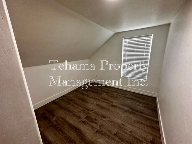 Building Photo - Upstairs ADU Alley house in downtown Red Bluff