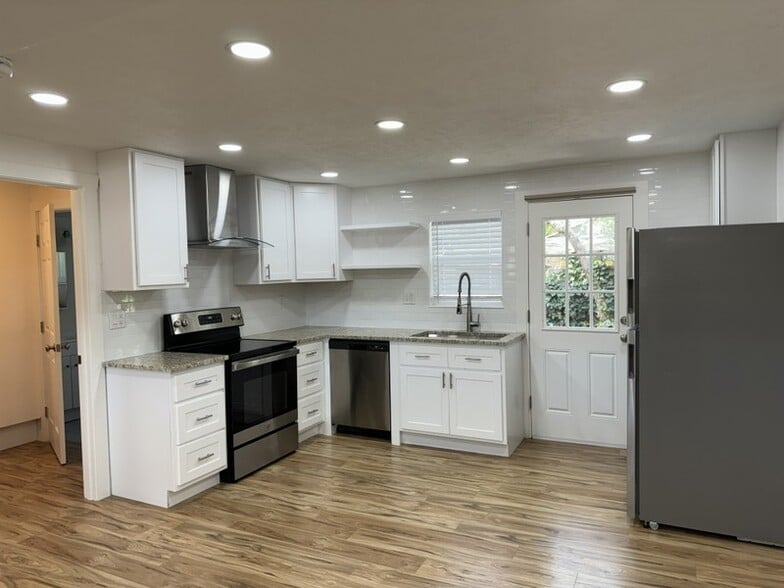 Building Photo - 4333 S Sage Cir