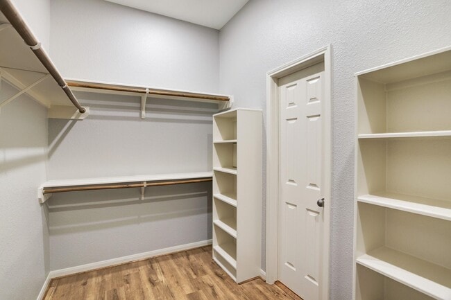 Building Photo - 9311 Cabin Creek Dr