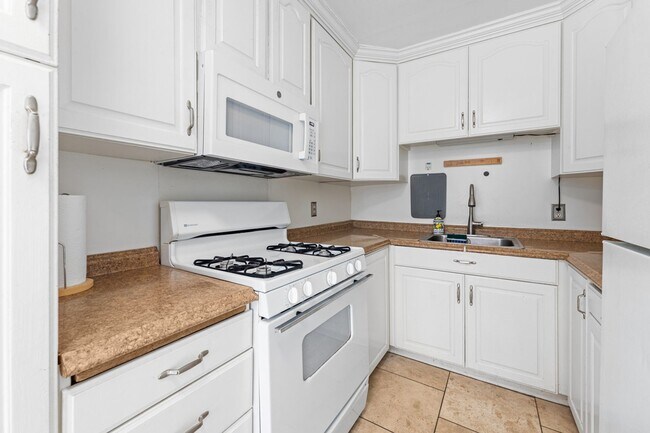 Building Photo - Charming single story in Clairemont