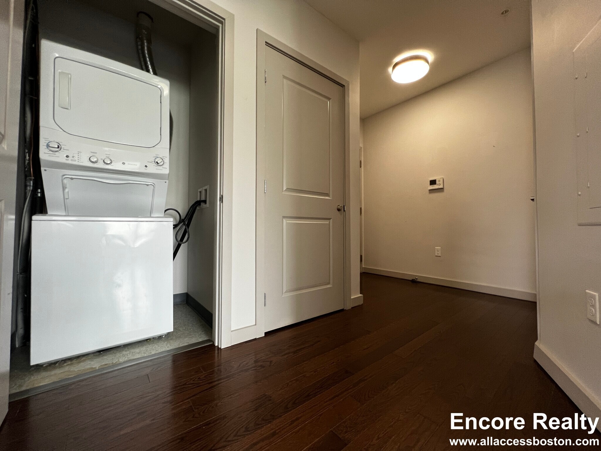 Building Photo - 20 Marion St