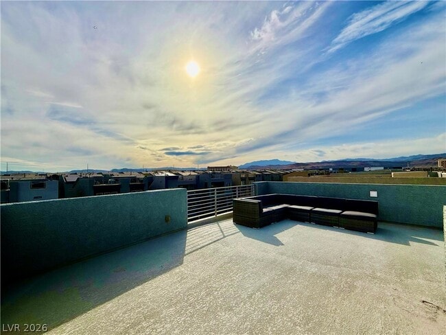 Building Photo - 8044 Carpenter Creek Ave