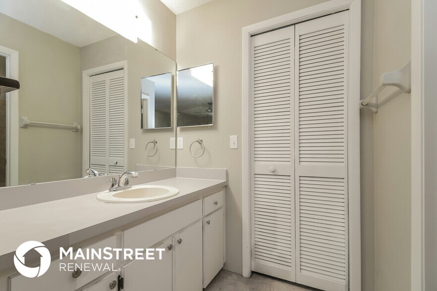 Building Photo - 2134 Churchill Downs Cir