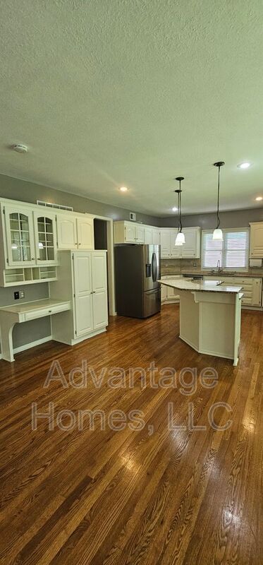 Building Photo - 14117 Parkhill Ln