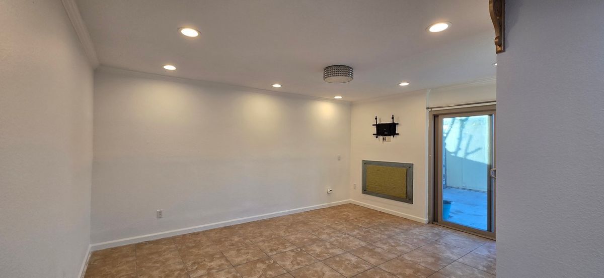 Building Photo - 11352 Meadow Flower Pl