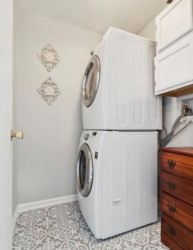 Building Photo - 4 Bedroom 2 Bath Townhome in Exton Station