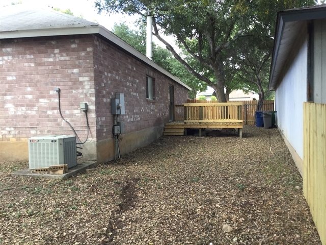 Building Photo - 15619 Legend Springs Drive