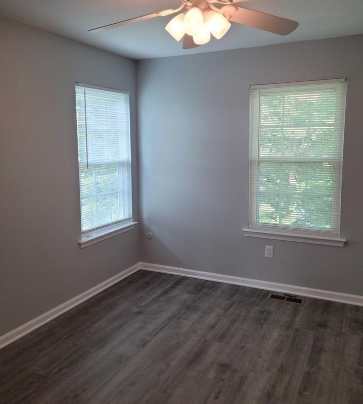 Building Photo - 156 Yorkshire Way