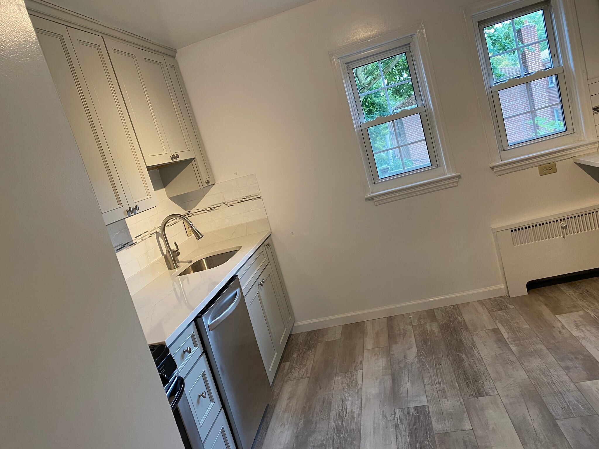 Building Photo - 44 Ellsworth Ave