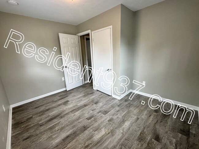 Building Photo - 3 Bedroom 1 Bath