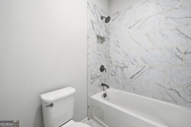 Building Photo - 732 Bridgeview Dr